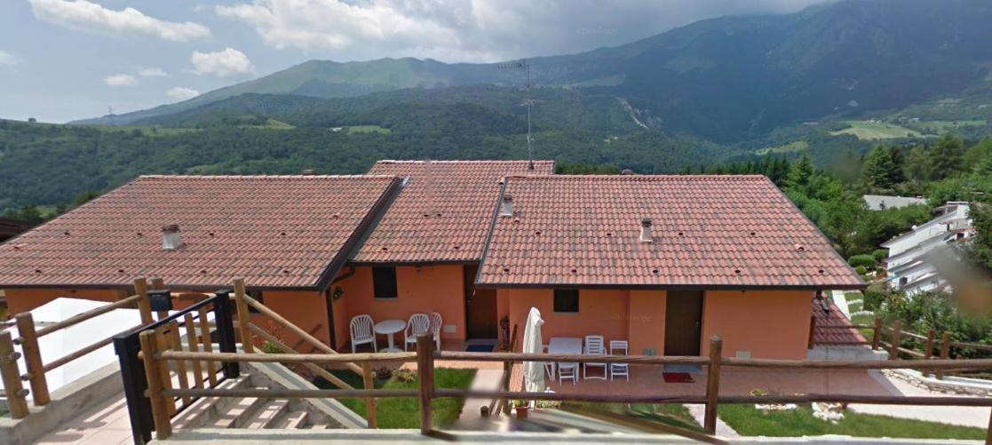 Casa Vacanze Rosalba Ferraro di Monte Baldo Exterior foto