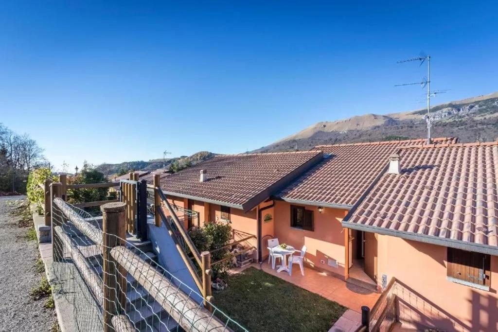 Casa Vacanze Rosalba Ferraro di Monte Baldo Exterior foto