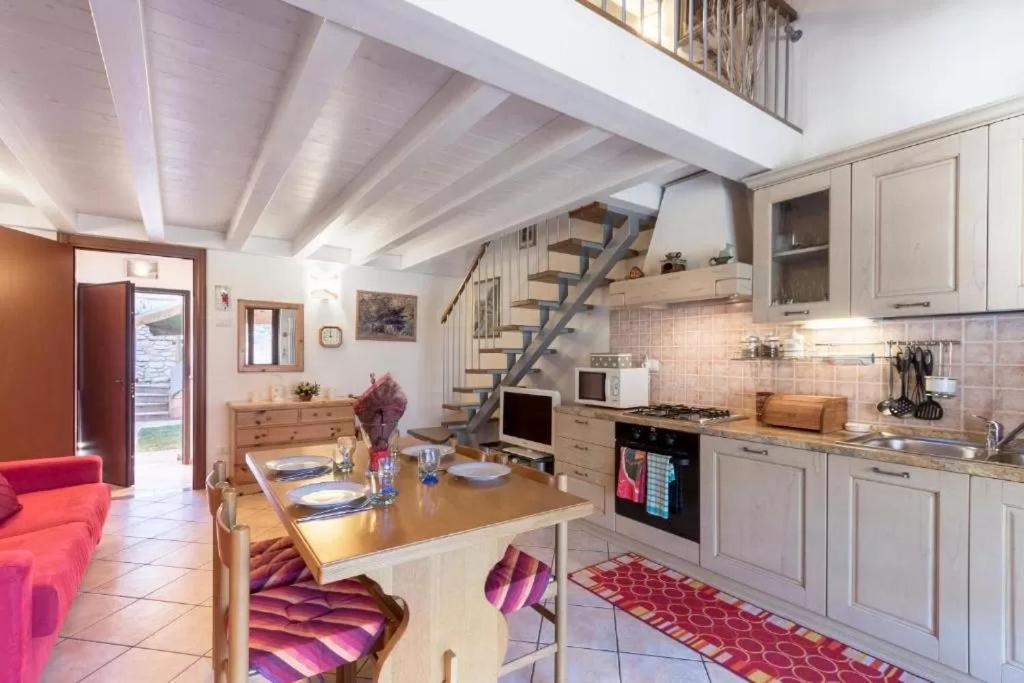 Casa Vacanze Rosalba Ferraro di Monte Baldo Exterior foto